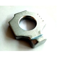 RIGHT AXLE BLOCK (NON THREADED), RR/XT 2ST/4ST