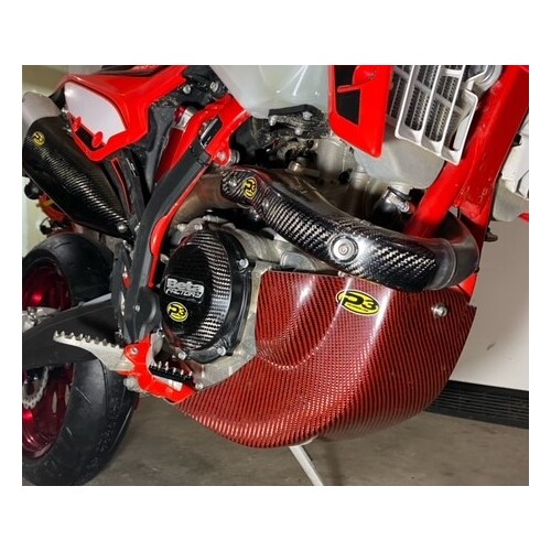 P3 CARBON SKID PLATE RED 4ST RR350-480 MY20>>