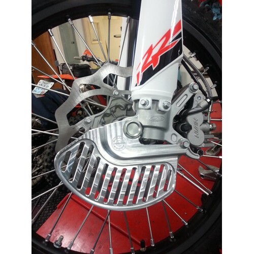 FRONT DISC GUARD ALLOY SILVER RR MY19>>