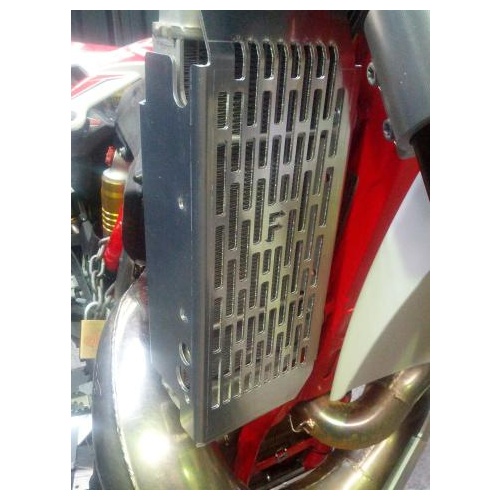RADIATOR GUARDS RED 4ST MY10-MY12